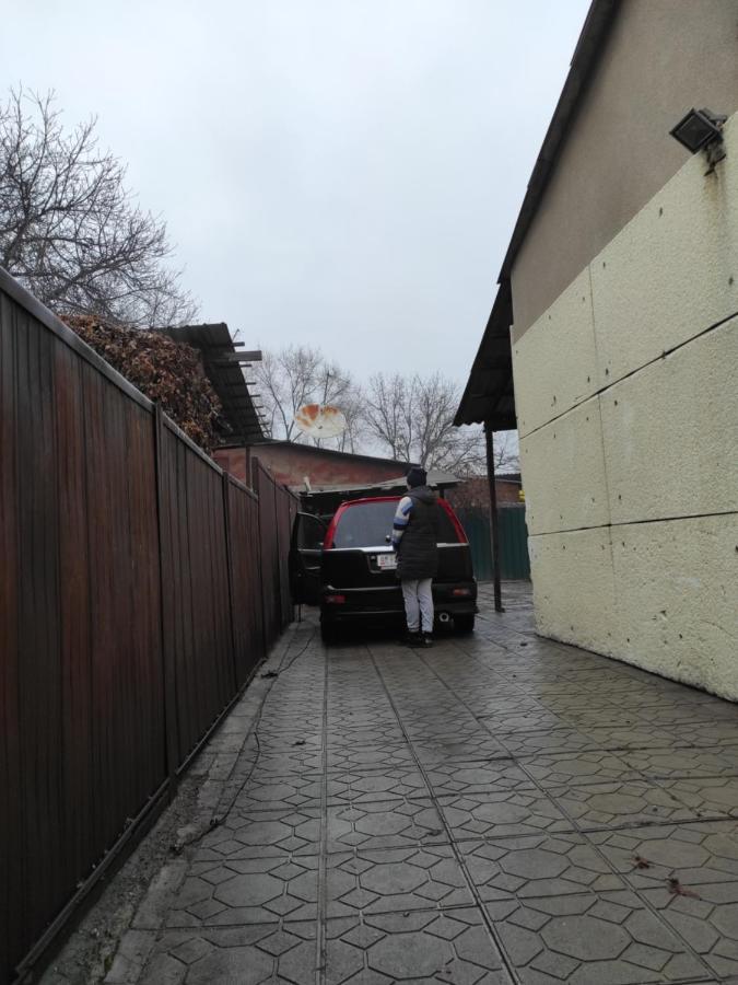 Garden Hotel And Hostel Бишкек Экстерьер фото